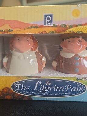 Vintage Publix The Pilgrim Pair Salt & Pepper Shakers - Brown & Cream